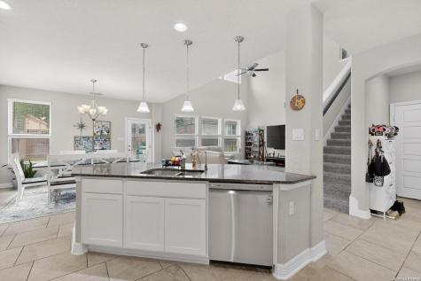 220 Comanche Trail Cibolo TX 78108