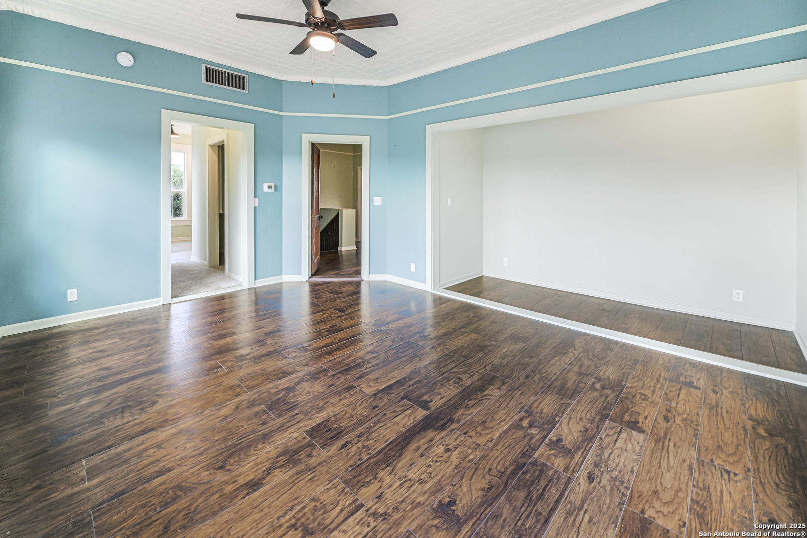 1002 E Gonzales Yoakum TX 77995