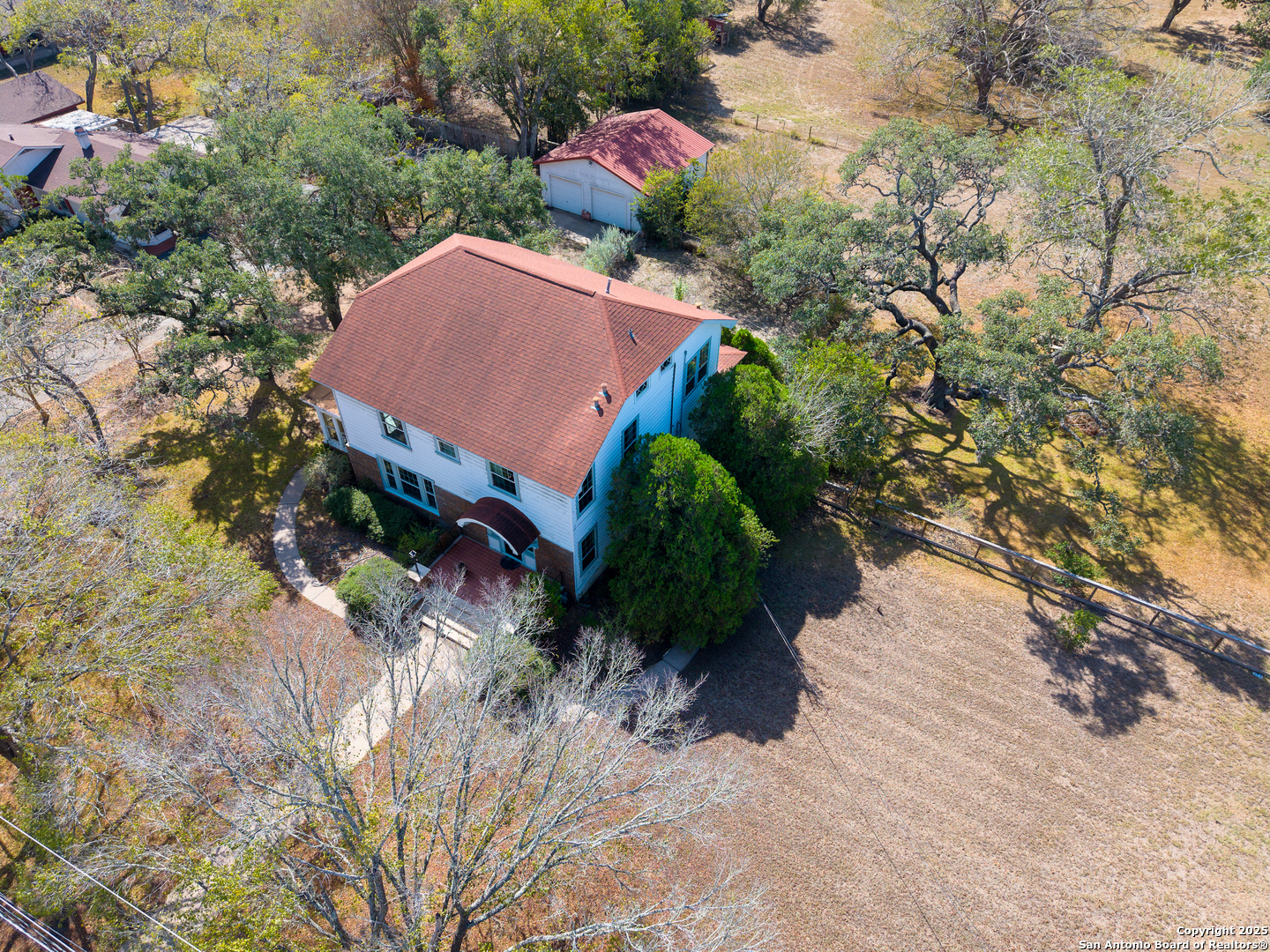 1002 E Gonzales Yoakum TX 77995