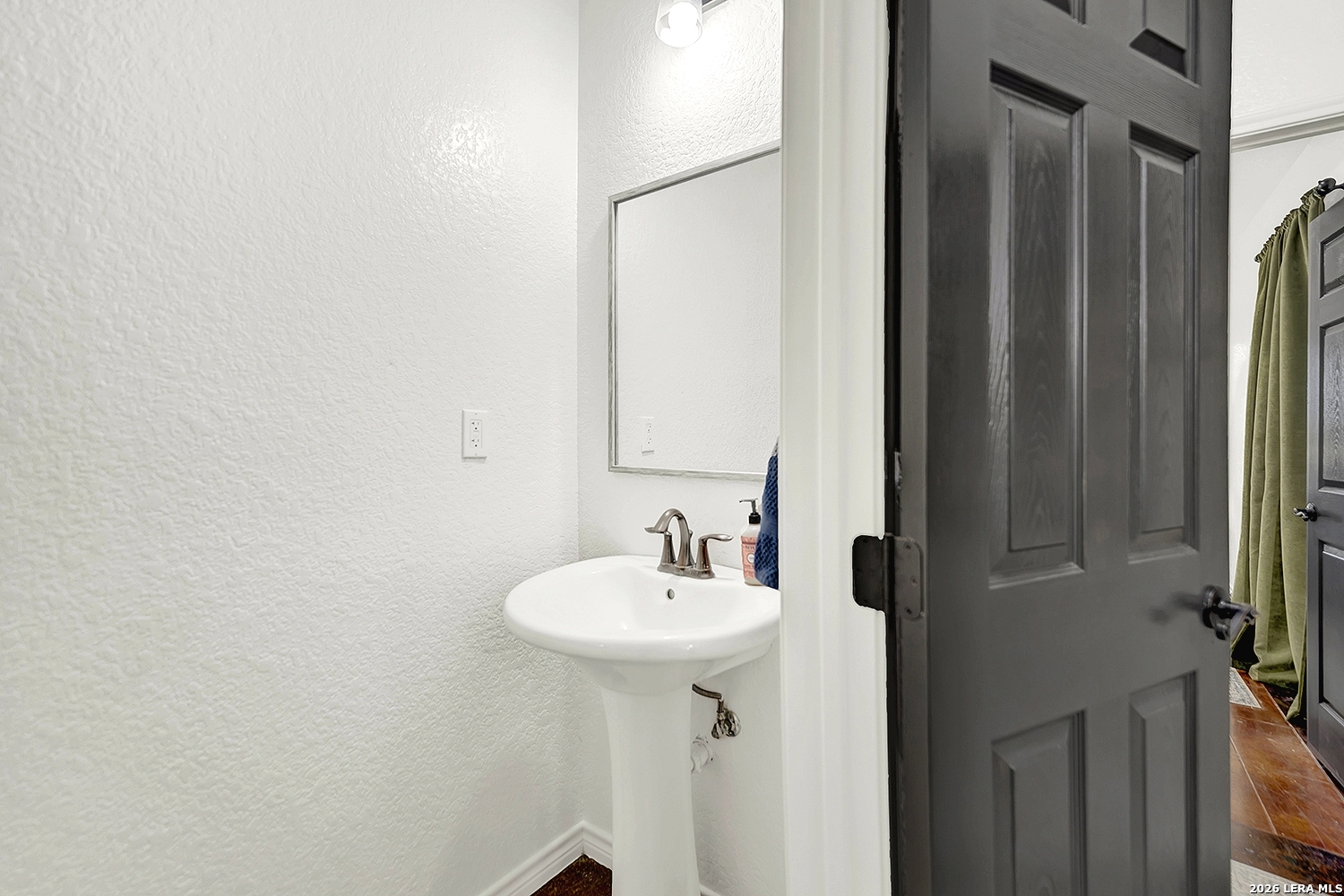 112 Park Way Poth TX 78147