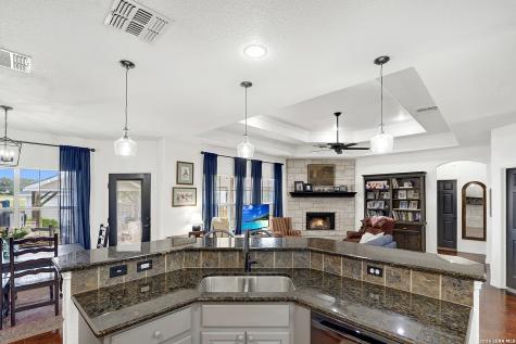 112 Park Way Poth TX 78147