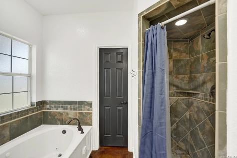 112 Park Way Poth TX 78147