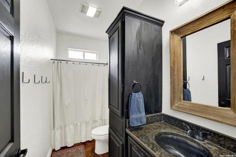 112 Park Way Poth TX 78147