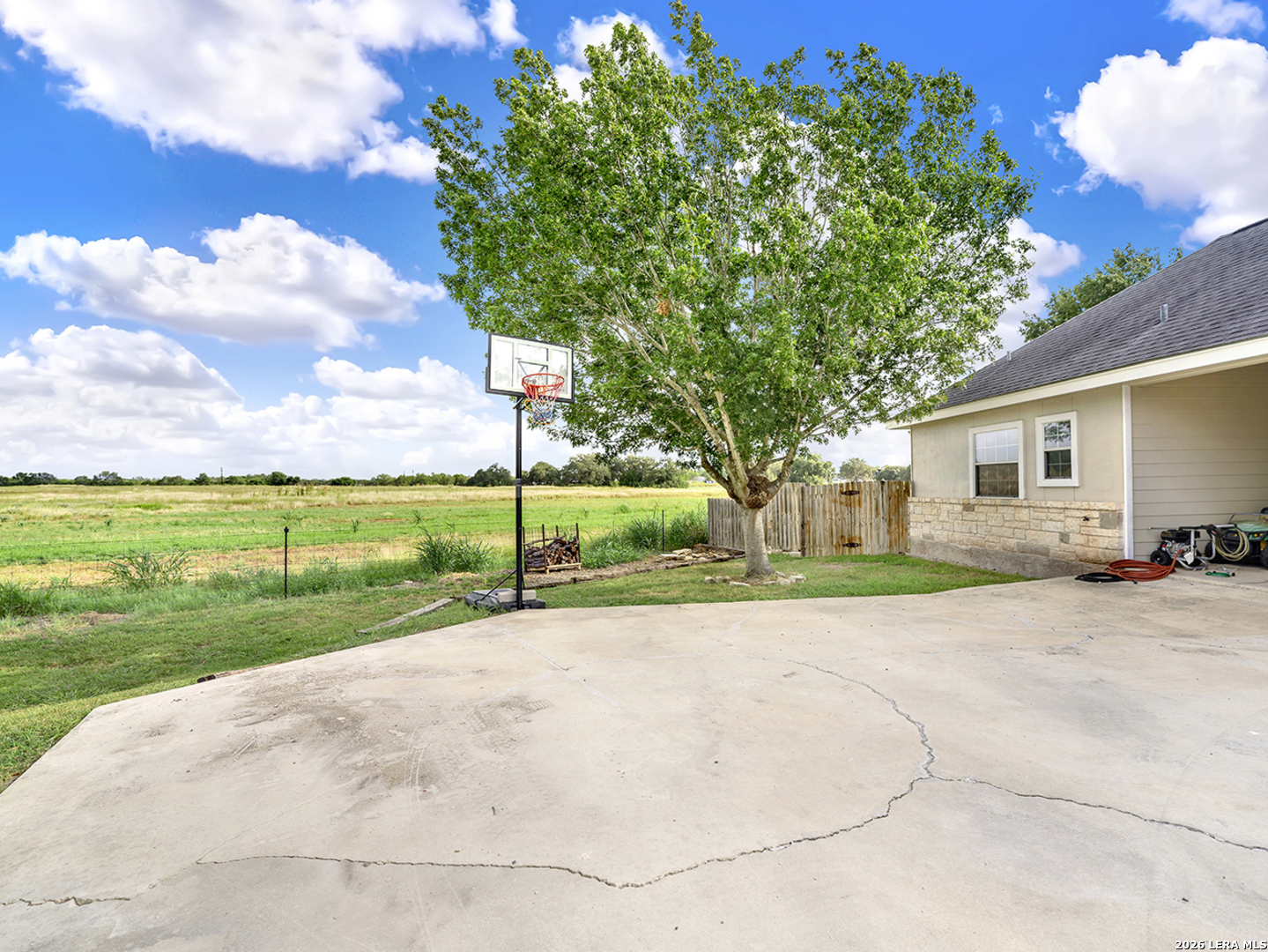 112 Park Way Poth TX 78147
