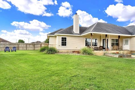 112 Park Way Poth TX 78147