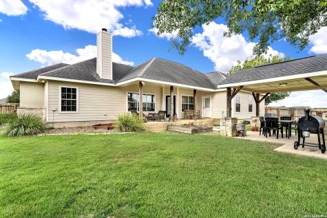 112 Park Way Poth TX 78147