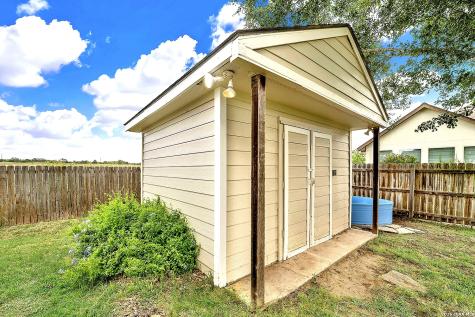 112 Park Way Poth TX 78147
