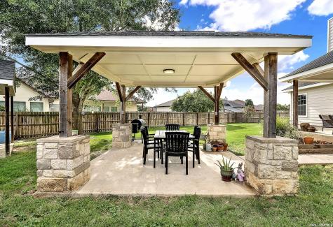 112 Park Way Poth TX 78147