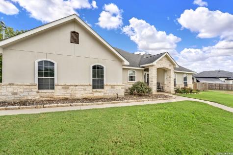 112 Park Way Poth TX 78147