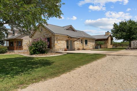3143 Hartfield Road La Vernia TX 78121