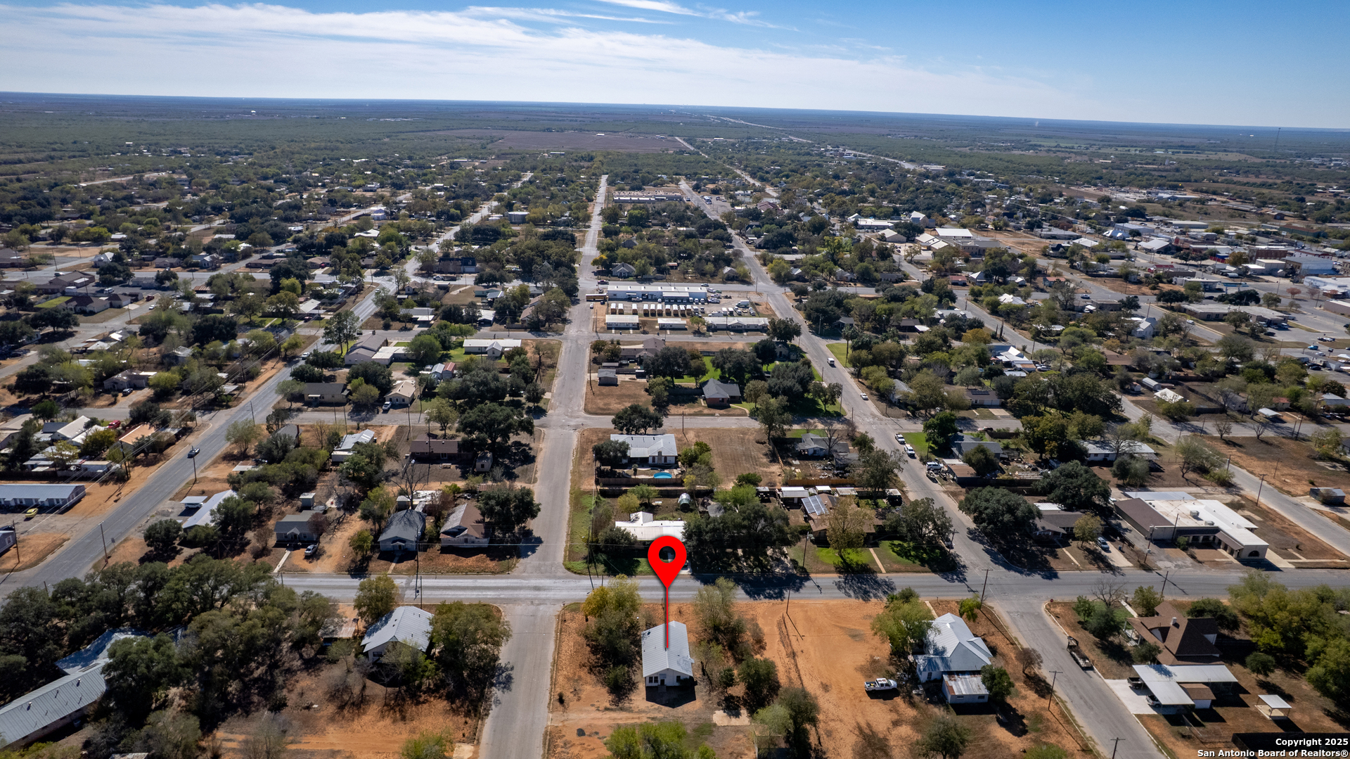 719 E Trinity Pearsall TX 78061