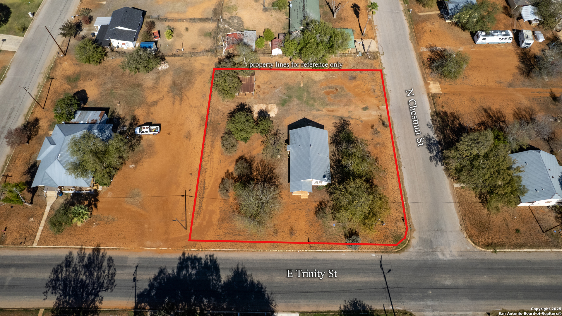 719 E Trinity Pearsall TX 78061