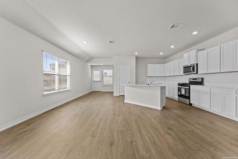 632 Sumpter Banks Cibolo TX 78108