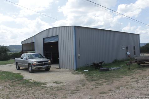 276 Fm 2748 Concan TX 78838