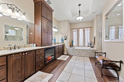 228 Lucky Ridge Bandera TX 78003