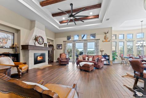 228 Lucky Ridge Bandera TX 78003