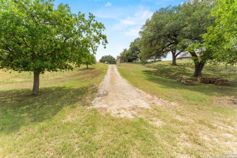228 Lucky Ridge Bandera TX 78003