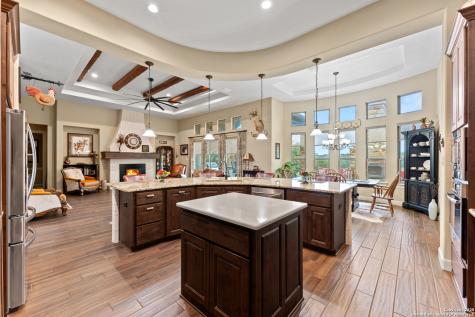 228 Lucky Ridge Bandera TX 78003
