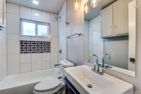 20784 Bluehill Pass Helotes TX 78023