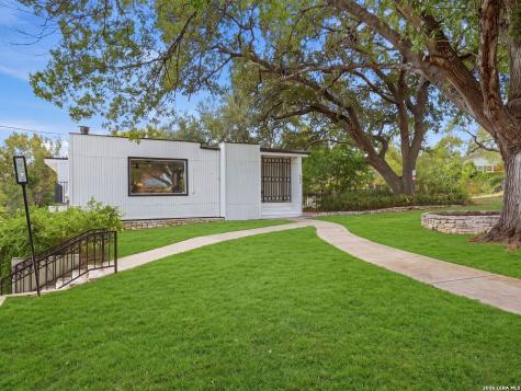 568 W Quill Drive San Antonio TX 78228