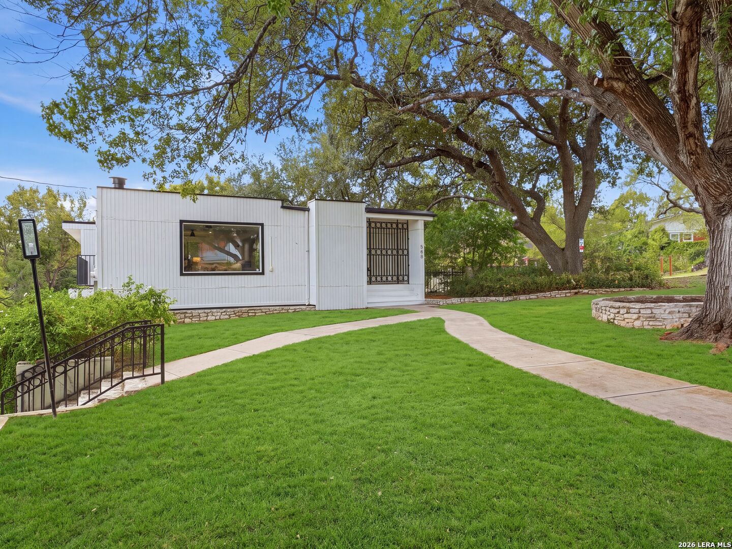 568 W Quill Drive San Antonio TX 78228