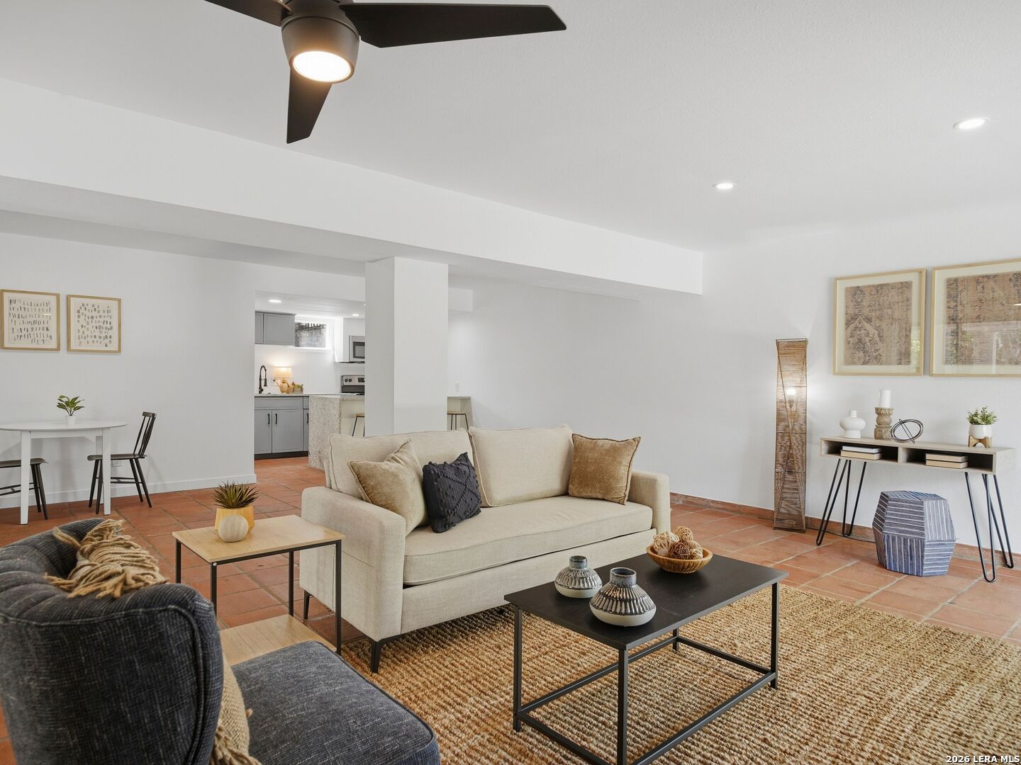 568 W Quill Drive San Antonio TX 78228