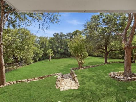 568 W Quill Drive San Antonio TX 78228