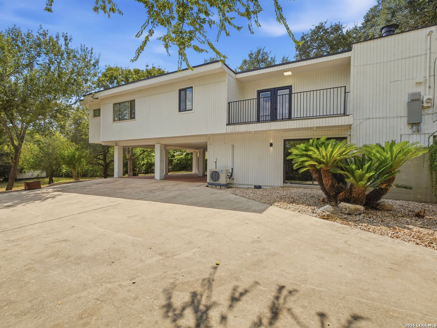 568 W Quill Drive San Antonio TX 78228