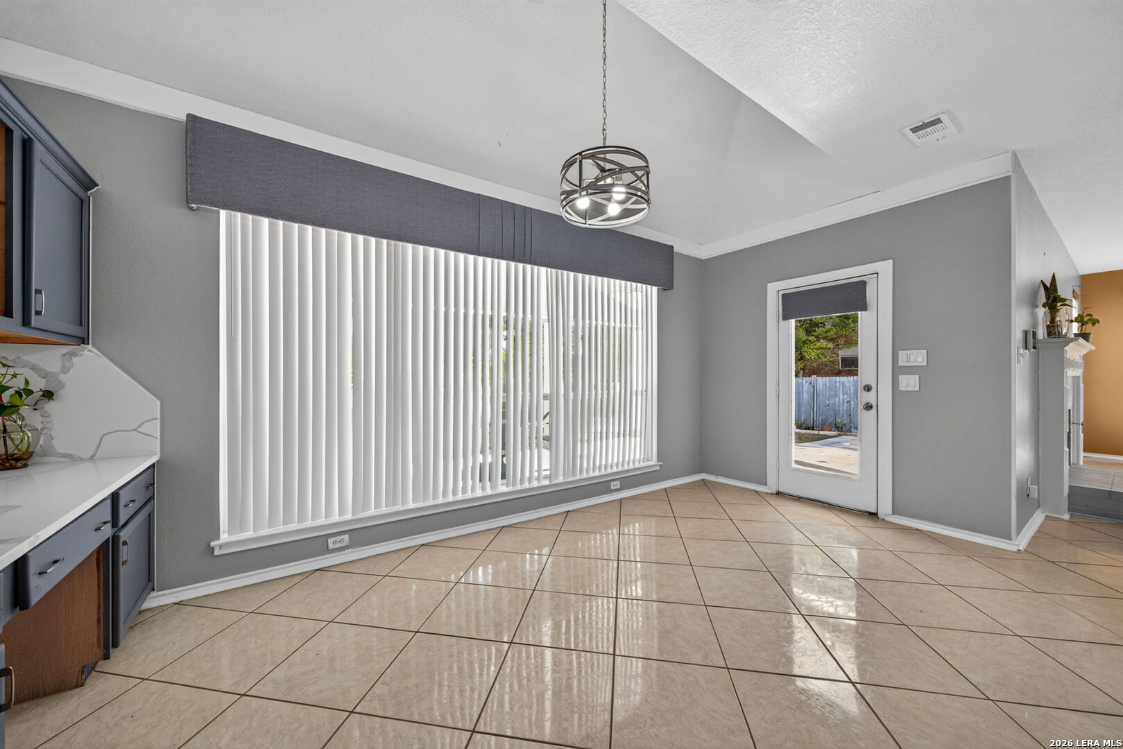 6207 Spring Valley San Antonio TX 78247