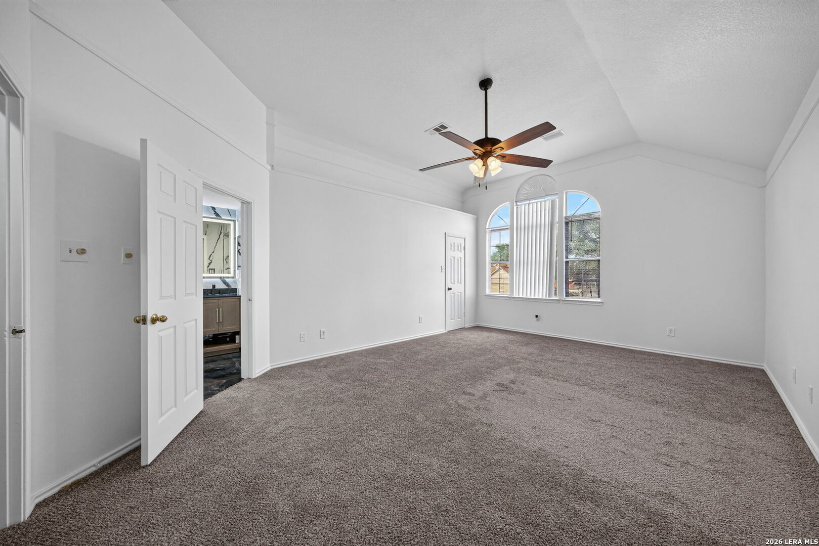 6207 Spring Valley San Antonio TX 78247