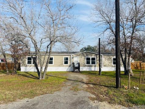 125 Acorn Hollow Poteet TX 78065