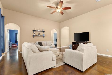 820 Mission Hills New Braunfels TX 78130
