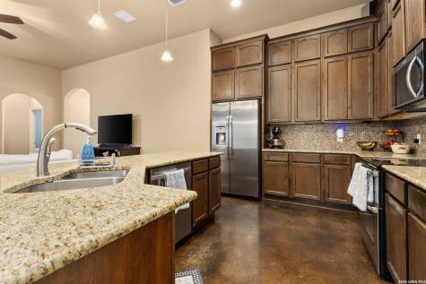 820 Mission Hills New Braunfels TX 78130