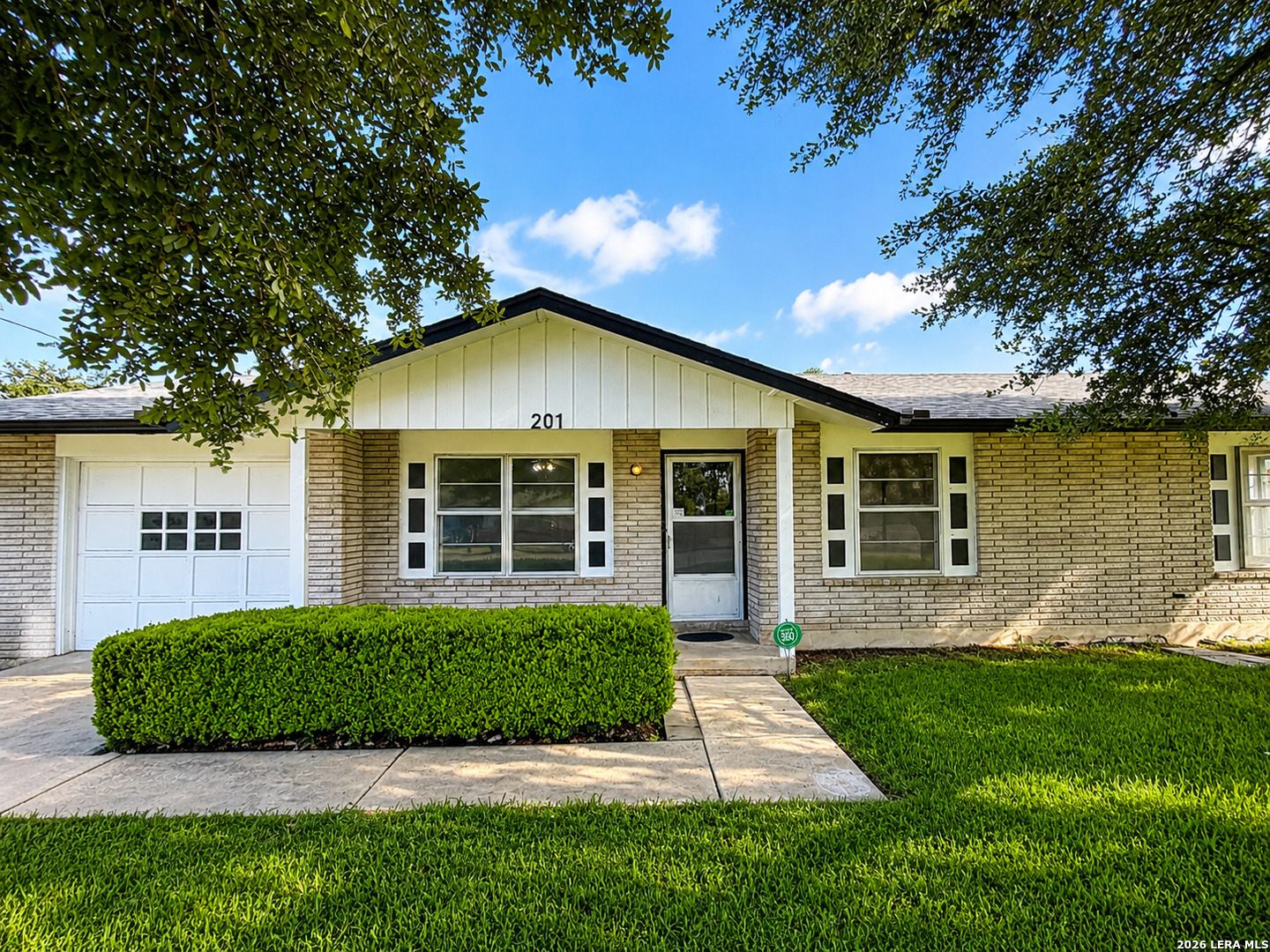201 Avenue D Converse TX 78109