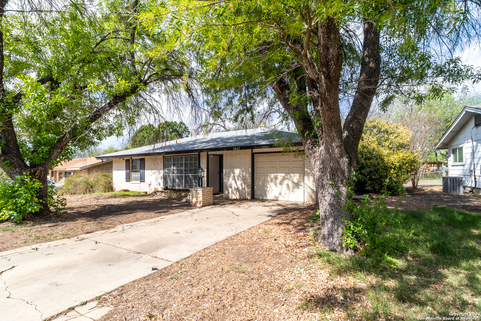 4827 Castle Sword San Antonio TX 78218