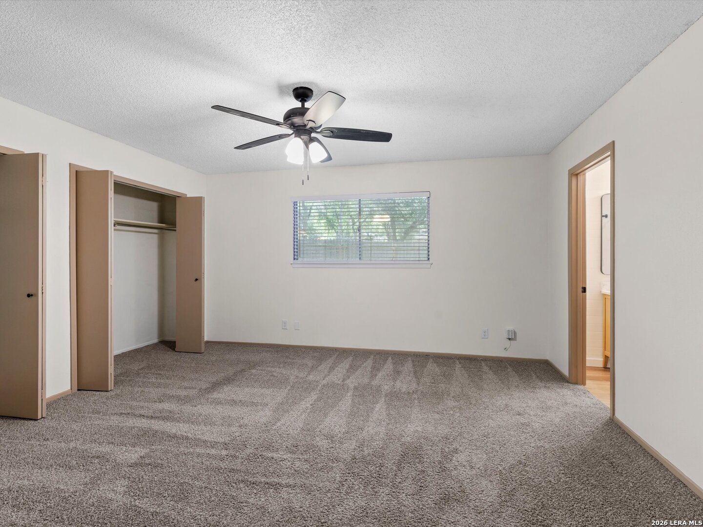 102 Mossridge Universal City TX 78148