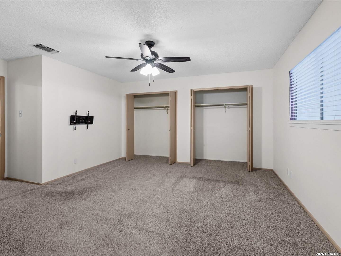 102 Mossridge Universal City TX 78148