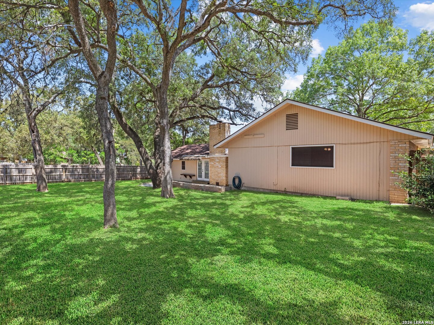 102 Mossridge Universal City TX 78148