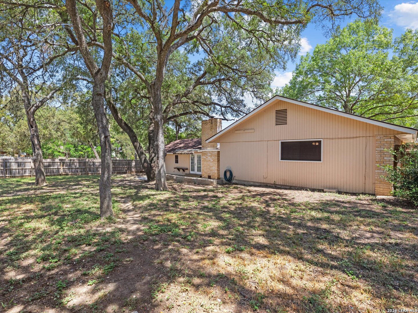 102 Mossridge Universal City TX 78148