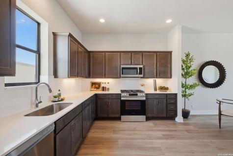 7924 Kennedy Hill San Antonio TX 78235