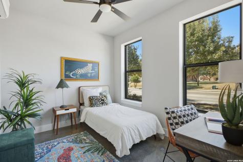 7924 Kennedy Hill San Antonio TX 78235