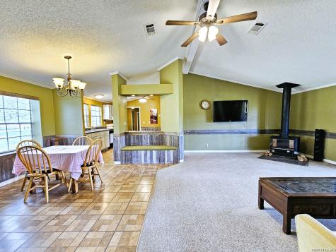 799 County Road 6612 Devine TX 78016