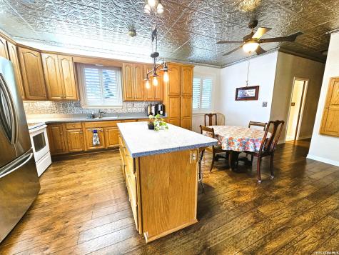 799 County Road 6612 Devine TX 78016
