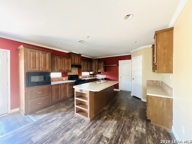 104 Cr 2669 Moore TX 78057