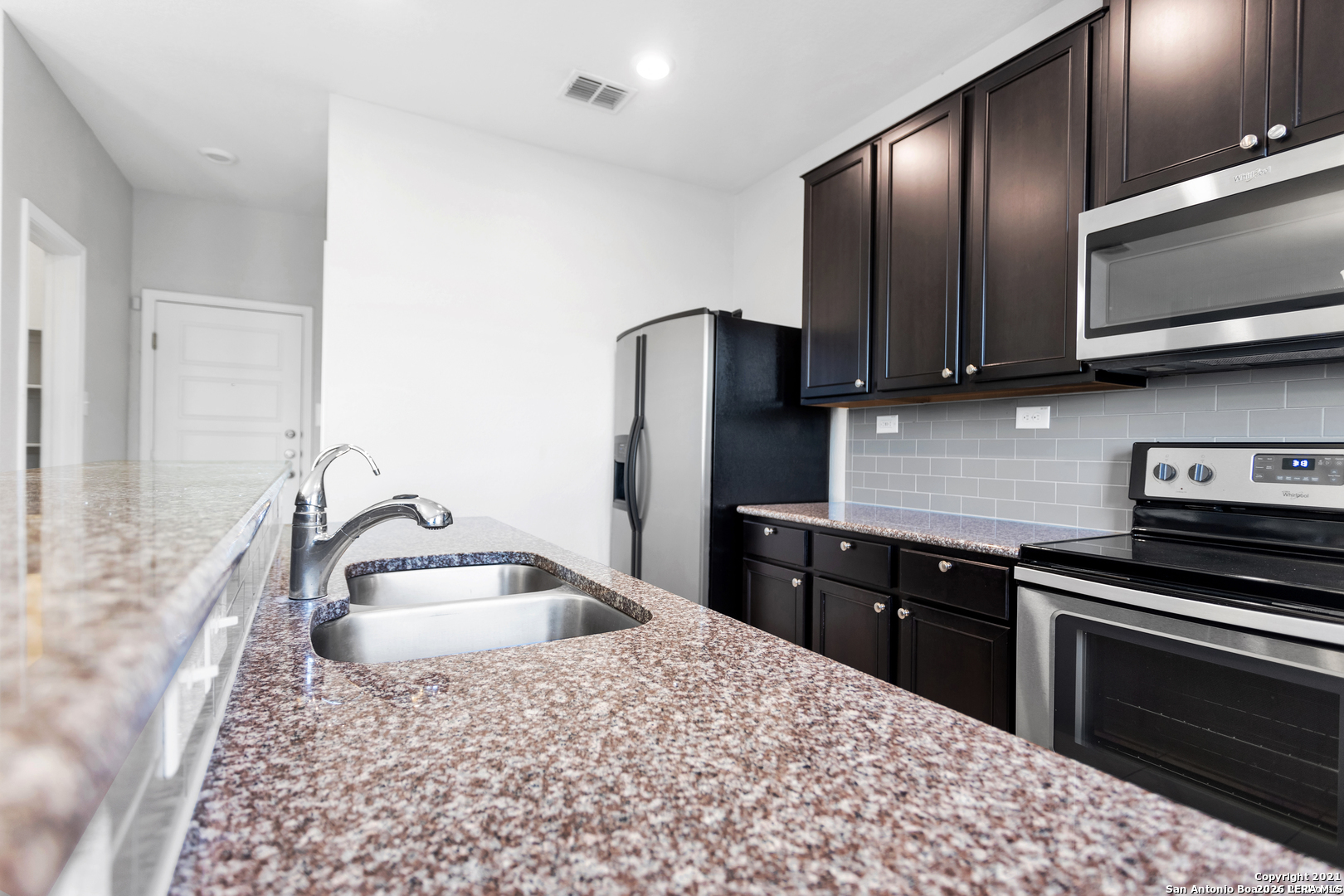 1302 Hummingbird San Antonio TX 78245