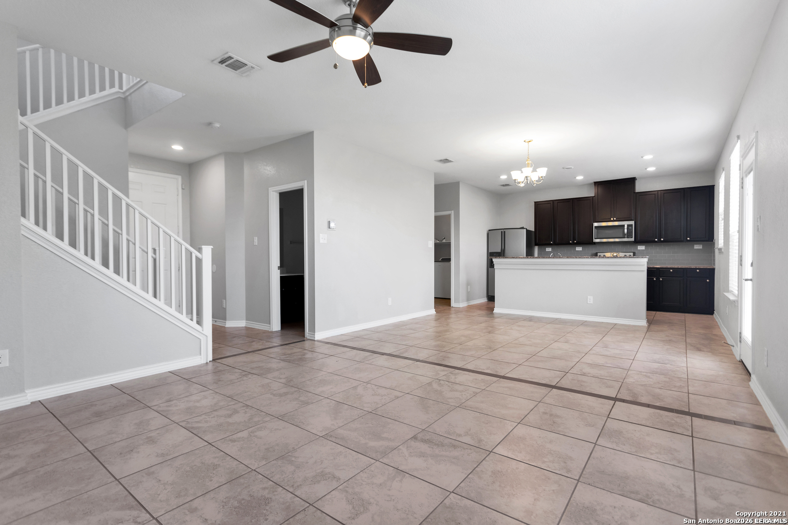 1302 Hummingbird San Antonio TX 78245