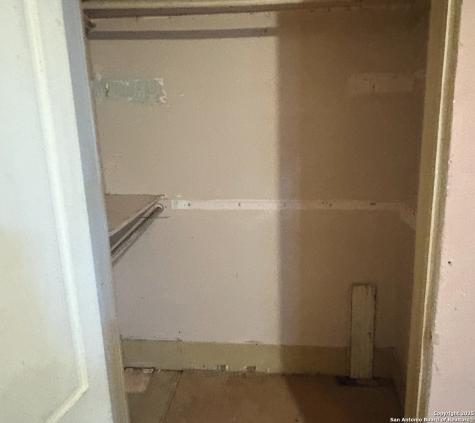 302 Regina San Antonio TX 78223