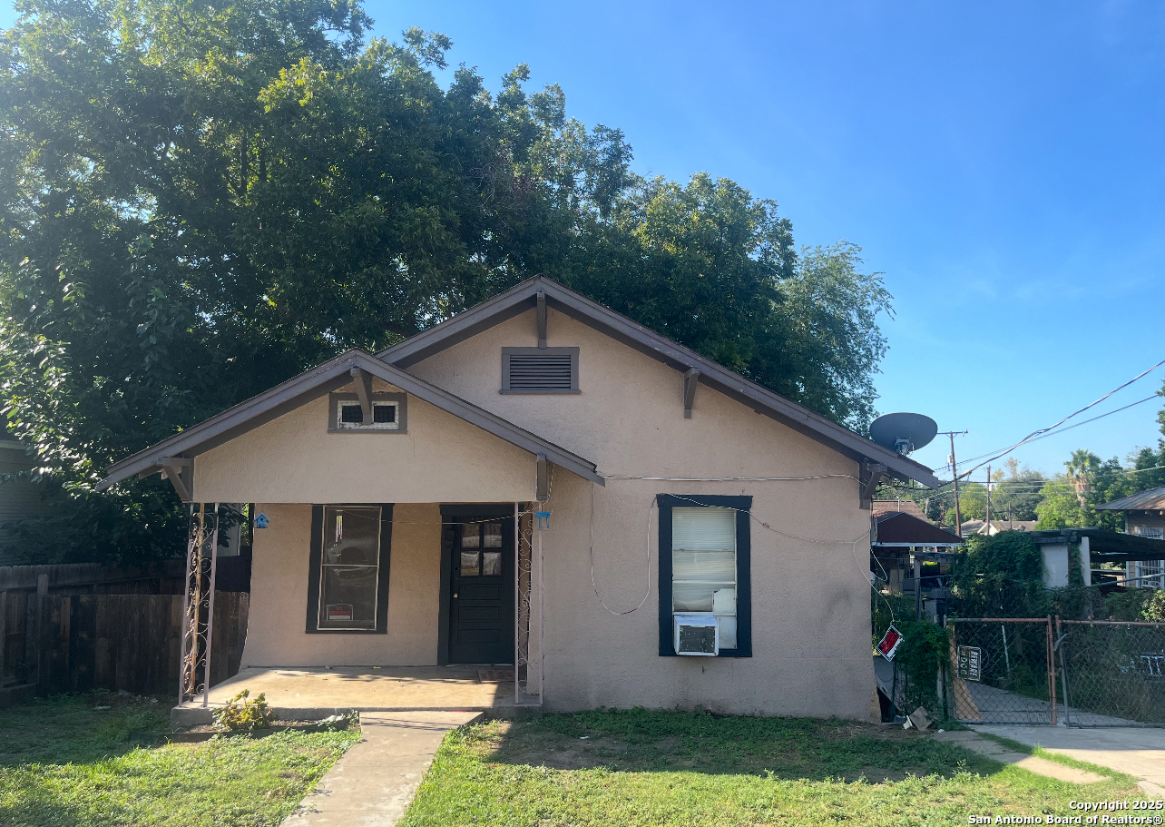 302 Regina San Antonio TX 78223
