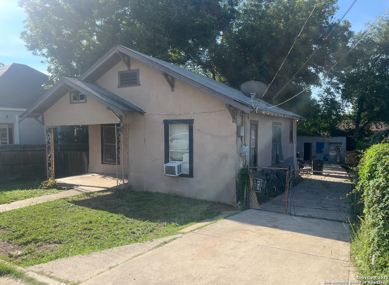 302 Regina San Antonio TX 78223