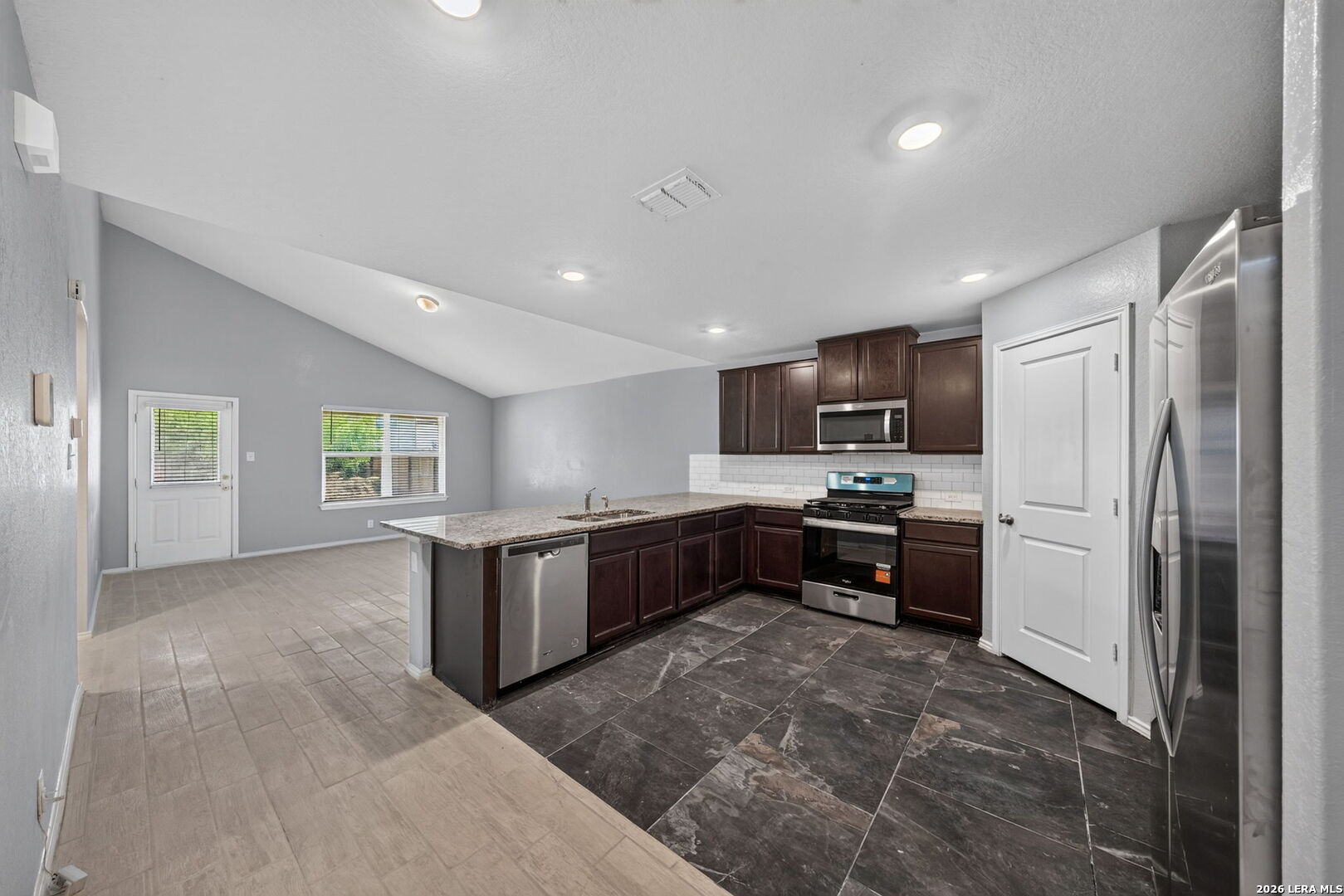 8167 Falcon Meadow Converse TX 78109